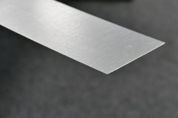 Plattenstoß-Schiene MB-Digital zur bündigen Montage von stumpf gestoßenen Platten, Blechstriefen verzinkt, Breite 100 mm